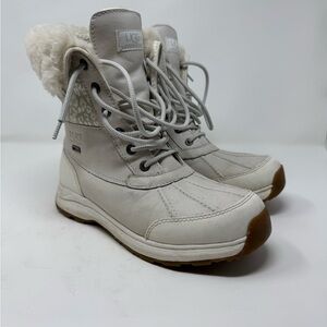 UGG Women's Cream Winter Boots